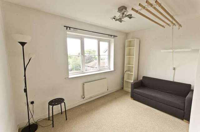  Image of 2 bedroom Property to rent in Bristnall Hall Road Oldbury B68 at Bristnall Hall Road  Oldbury, B68 9TZ