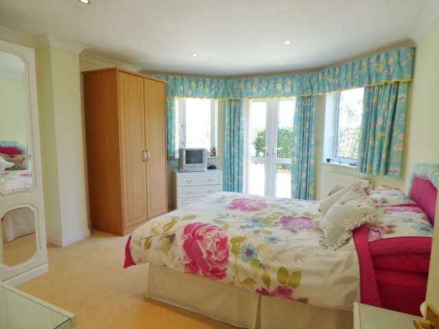  Image of 4 bedroom Detached house for sale in Broadley Drive Torquay TQ2 at Broadley Drive Livermead Torquay, TQ2 6UE
