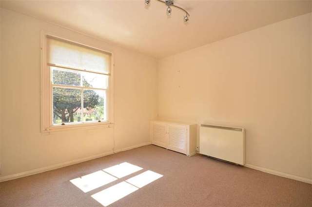  Image of 1 bedroom Detached house for sale in Broadwater Street East Broadwater Worthing BN14 at Broadwater West Sussex Worthing, BN14 9AA