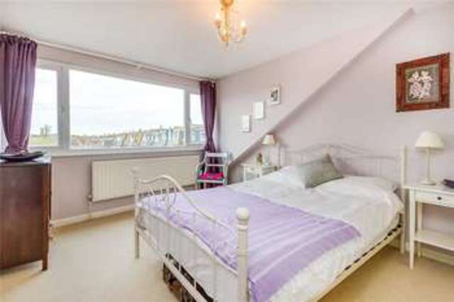  Image of 4 bedroom Terraced house for sale in Brookwood Road London SW18 at London  West Hill, SW18 5BL