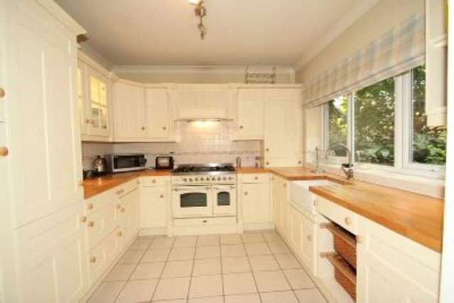 Image of 3 bedroom Semi-Detached house to rent in Broomfield Lane Hale Altrincham WA15 at ALTRINCHAM, WA15 9AS