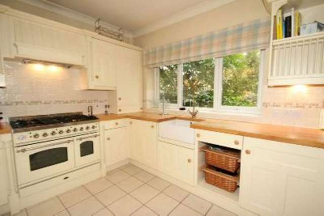  Image of 3 bedroom Semi-Detached house to rent in Broomfield Lane Hale Altrincham WA15 at ALTRINCHAM, WA15 9AS