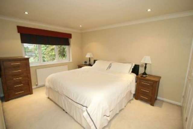  Image of 3 bedroom Semi-Detached house to rent in Broomfield Lane Hale Altrincham WA15 at ALTRINCHAM, WA15 9AS