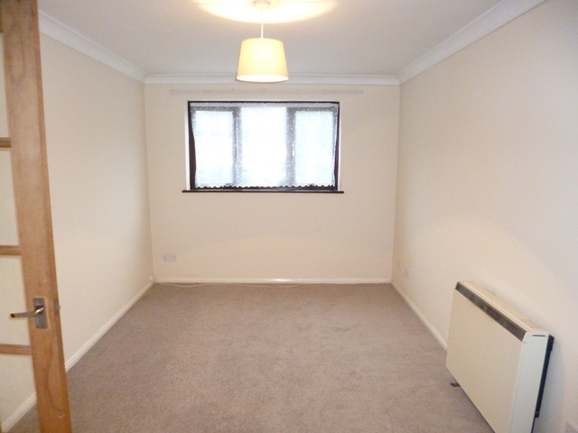  Image of 1 bedroom Flat to rent in Brougham Walk Worthing BN11 at Worthing, BN11 2PY
