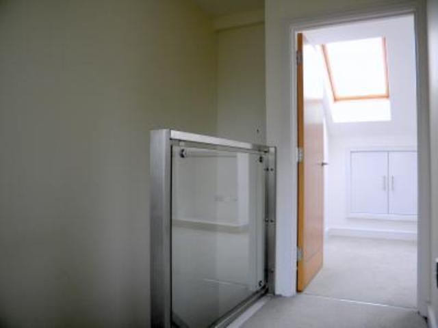  Image of 4 bedroom Town House to rent in Kingfisher Close Broxbourne EN10 at Kingfisher Close  Broxbourne, EN10 7FG