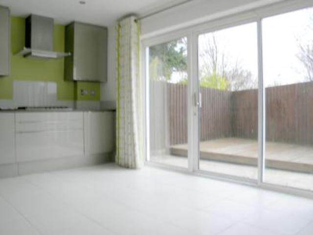  Image of 4 bedroom Town House to rent in Kingfisher Close Broxbourne EN10 at Kingfisher Close  Broxbourne, EN10 7FG