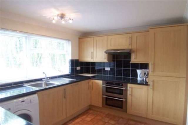  Image of 1 bedroom Flat to rent in Hornbeam Road Buckhurst Hill IG9 at Buckhurst Hill, IG9 6LA