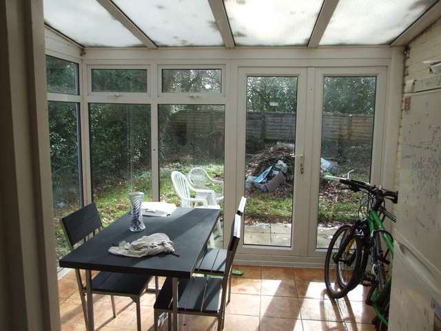  Image of 4 bedroom Detached house to rent in Burgess Road Shirley Southampton SO16 at Bassett  Southampton, SO16 7AB