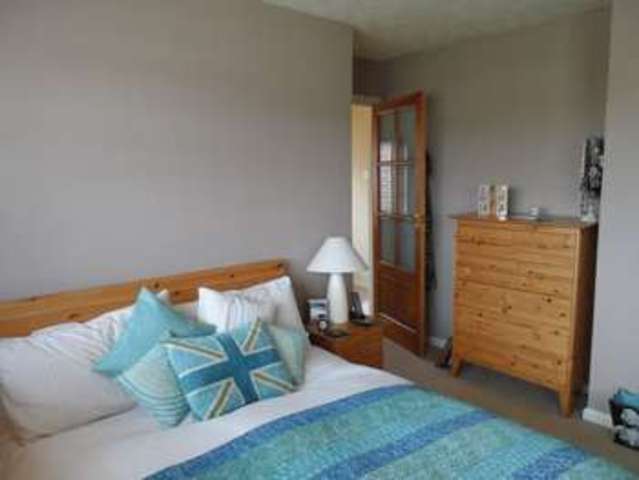  Image of 3 bedroom Semi-Detached house to rent in Pipers Close Burnham Slough SL1 at Pipers Close Burnham Slough, SL1 8AW