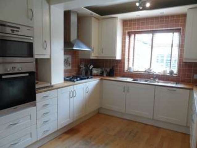 Image of 3 bedroom Semi-Detached house to rent in Pipers Close Burnham Slough SL1 at Pipers Close Burnham Slough, SL1 8AW