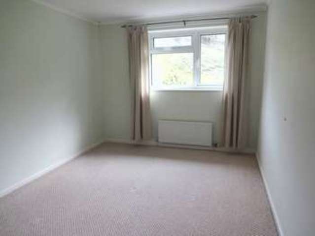  Image of 3 bedroom Detached house to rent in Bushy Coombe Gardens Glastonbury BA6 at Bushy Coombe Gardens  Glastonbury, BA6 8JT