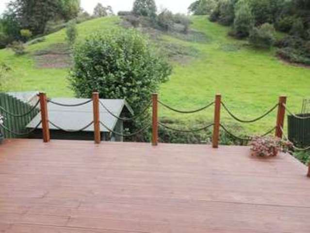  Image of 3 bedroom Detached house to rent in Bushy Coombe Gardens Glastonbury BA6 at Bushy Coombe Gardens  Glastonbury, BA6 8JT