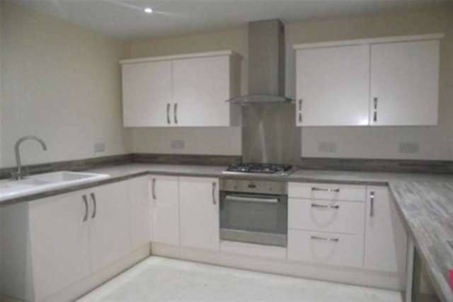  Image of 2 bedroom Flat to rent in Buxton Road High Lane Stockport SK6 at Stockport, SK6 8DR