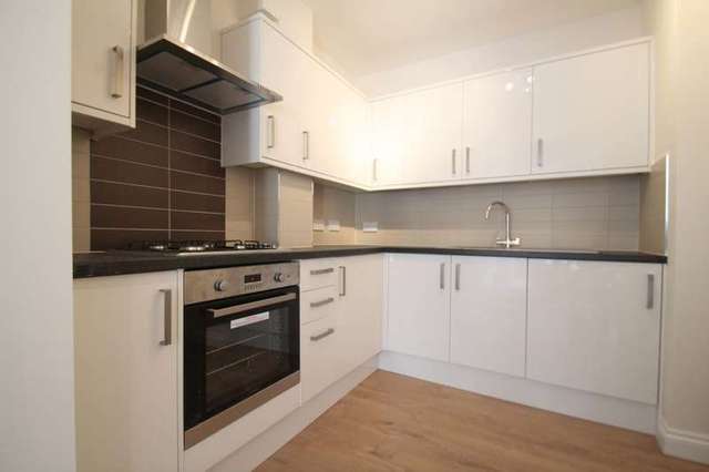  Image of 3 bedroom Flat to rent in Caedmon Road London N7 at Caedmon Road  London, N7 6DH