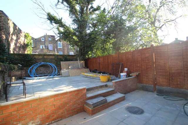  Image of 3 bedroom Flat to rent in Caedmon Road London N7 at Caedmon Road  London, N7 6DH
