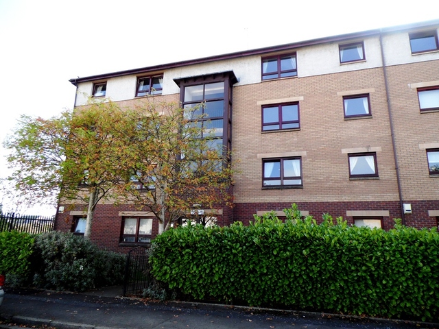  Image of 2 bedroom Flat to rent in Caledonia Court Paisley PA3 at Paisley Renfrewshire Renfrewshire, PA3 2LL