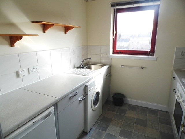  Image of 2 bedroom Flat to rent in Caledonia Court Paisley PA3 at Paisley Renfrewshire Renfrewshire, PA3 2LL