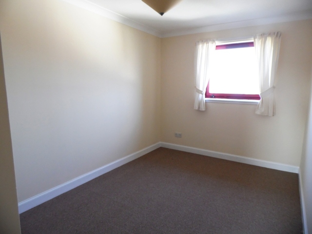  Image of 2 bedroom Flat to rent in Caledonia Court Paisley PA3 at Paisley Renfrewshire Renfrewshire, PA3 2LL
