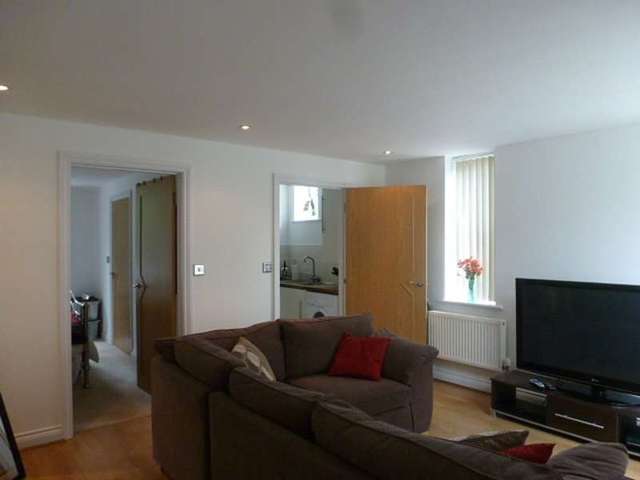  Image of 1 bedroom Flat to rent in Cambridge Road Godmanchester Huntingdon PE29 at 25 Cambridge Road  Godmanchester, PE29 2BW