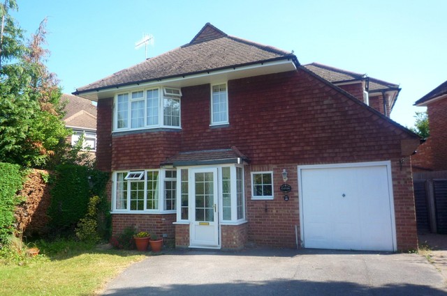  Image of 4 bedroom Detached house to rent in Campbell Crescent East Grinstead RH19 at 49 Campbell Crescent  East Grinstead, RH19 1JT