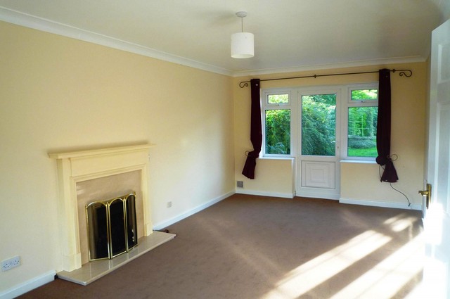  Image of 4 bedroom Detached house to rent in Campbell Crescent East Grinstead RH19 at 49 Campbell Crescent  East Grinstead, RH19 1JT
