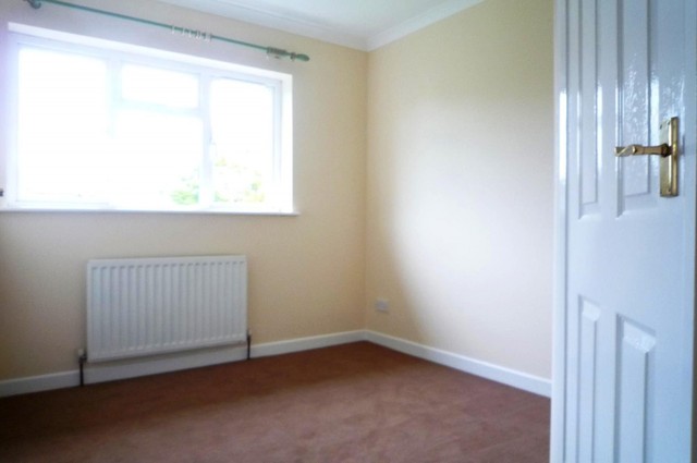  Image of 4 bedroom Detached house to rent in Campbell Crescent East Grinstead RH19 at 49 Campbell Crescent  East Grinstead, RH19 1JT