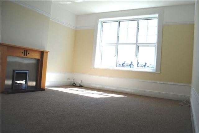  Image of 2 bedroom Flat for sale in Cantelupe Road Bexhill-on-Sea TN40 at East Sussex, TN40 1JG