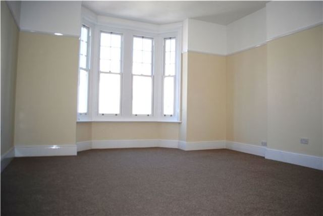  Image of 2 bedroom Flat for sale in Cantelupe Road Bexhill-on-Sea TN40 at East Sussex, TN40 1JG