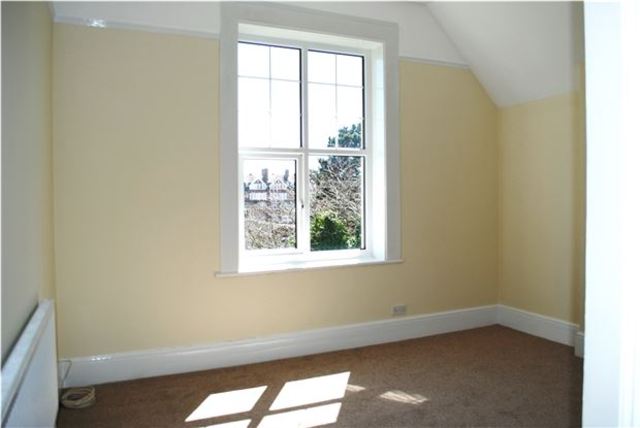  Image of 2 bedroom Flat for sale in Cantelupe Road Bexhill-on-Sea TN40 at East Sussex, TN40 1JG