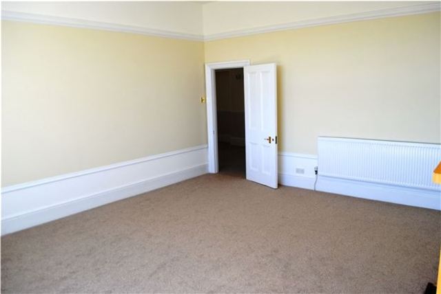  Image of 2 bedroom Flat for sale in Cantelupe Road Bexhill-on-Sea TN40 at East Sussex, TN40 1JG