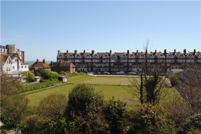  Image of 2 bedroom Flat for sale in Cantelupe Road Bexhill-on-Sea TN40 at East Sussex, TN40 1JG