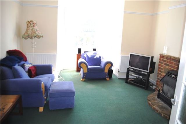  Image of 2 bedroom Flat for sale in Cantelupe Road Bexhill-on-Sea TN40 at East Sussex, TN40 1PP