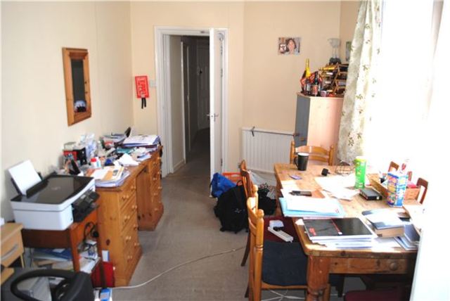  Image of 2 bedroom Flat for sale in Cantelupe Road Bexhill-on-Sea TN40 at East Sussex, TN40 1PP