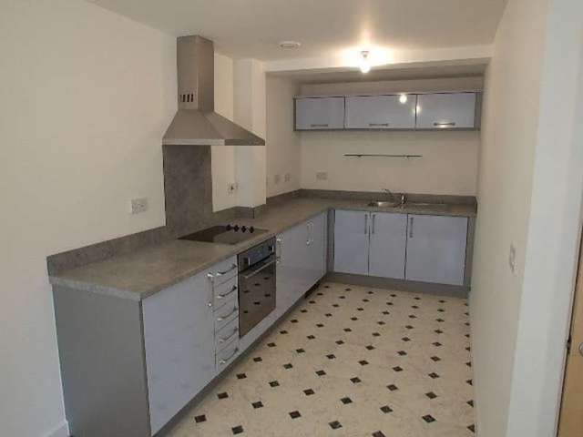  Image of 1 bedroom Flat to rent in Canute Road Southampton SO14 at Canute Road Ocean Village Southampton, SO14 3FJ