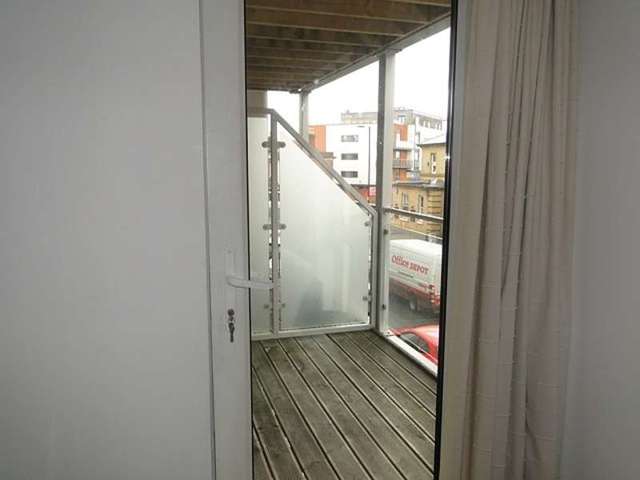  Image of 1 bedroom Flat to rent in Canute Road Southampton SO14 at Canute Road Ocean Village Southampton, SO14 3FJ
