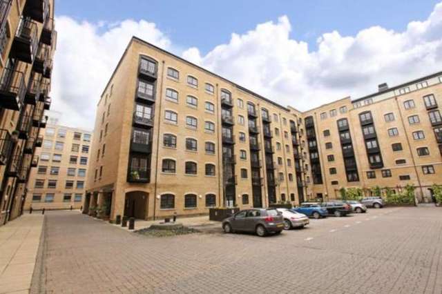  Image of 1 bedroom Flat for sale in Cayenne Court London SE1 at 2 Cayenne Court London Bermondsey, SE1 2PP