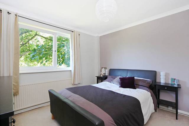  Image of 1 bedroom Flat to rent in Larkhall Rise London SW4 at Carolyn House  95 Larkhall Rise, SW4 6HR