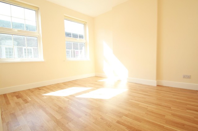  Image of 1 bedroom Flat to rent in Castle Street Kingston upon Thames KT1 at Kingston Upon Thames, KT1 1SS