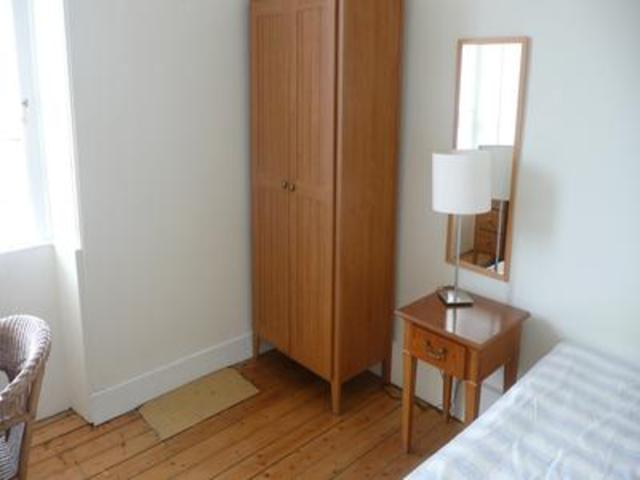  Image of 2 bedroom Flat to rent in Cathcart Place Edinburgh EH11 at Dalry Edinburgh Edinburgh, EH11 2HE