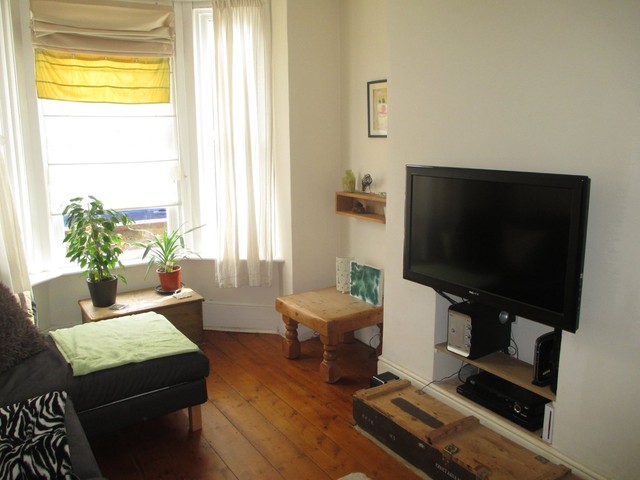  Image of 3 bedroom Terraced house for sale in Catisfield Road Southsea PO4 at Catisfield Road  Southsea, PO4 8NH