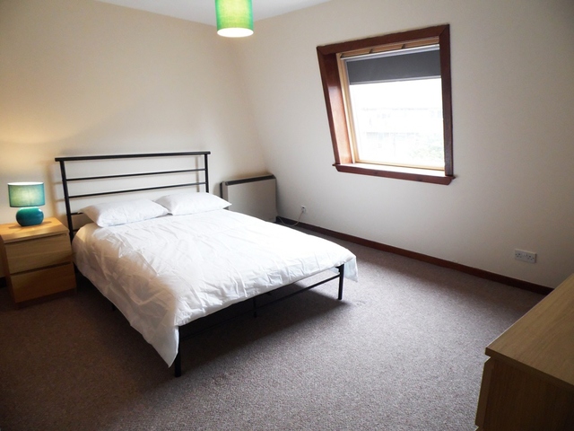  Image of 1 bedroom Flat to rent in Causeyside Street Paisley PA1 at Paisley Renfrewshire Renfrewshire, PA1 1YW