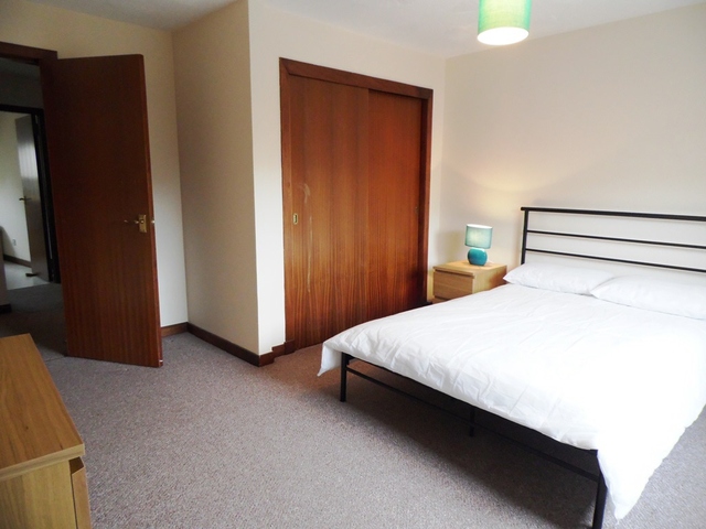 Image of 1 bedroom Flat to rent in Causeyside Street Paisley PA1 at Paisley Renfrewshire Renfrewshire, PA1 1YW