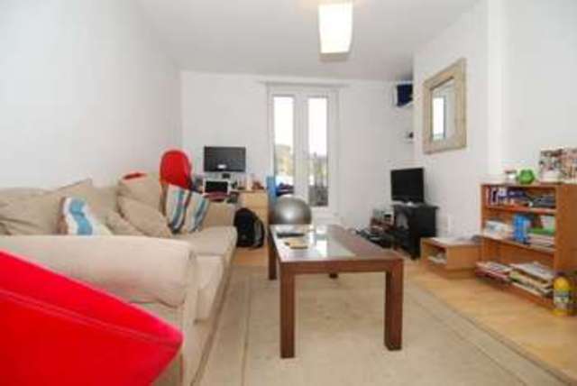  Image of 1 bedroom Flat to rent in Chalk Farm Road London NW1 at Chalk Farm London Camden Lock, NW1 8AN