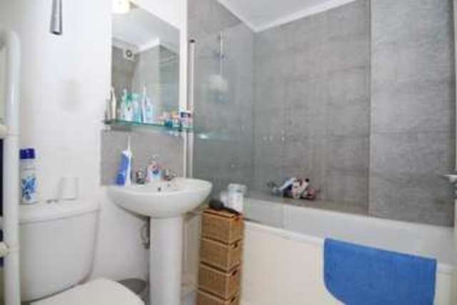  Image of 1 bedroom Flat to rent in Chalk Farm Road London NW1 at Chalk Farm London Camden Lock, NW1 8AN