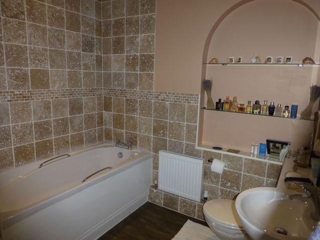  Image of 5 bedroom Detached house for sale in Chapel Street Ruskington Sleaford NG34 at Chapel Street Ruskington Sleaford, NG34 9DX