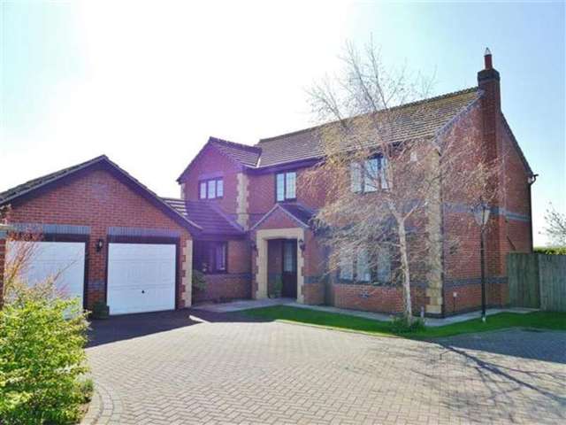  Image of 5 bedroom Detached house for sale in Charnwood Close Barrowby Grantham NG32 at Barrowby, NG32 1BE