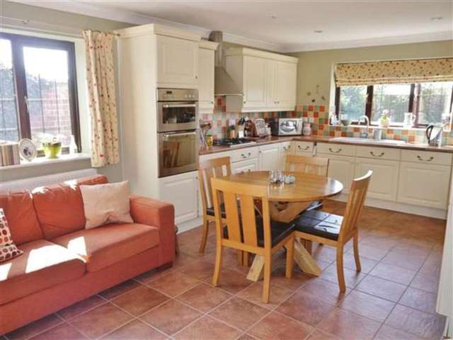  Image of 5 bedroom Detached house for sale in Charnwood Close Barrowby Grantham NG32 at Barrowby, NG32 1BE