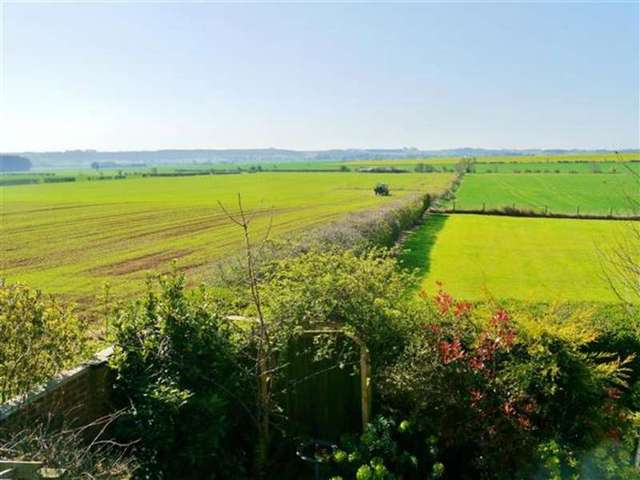  Image of 5 bedroom Detached house for sale in Charnwood Close Barrowby Grantham NG32 at Barrowby, NG32 1BE