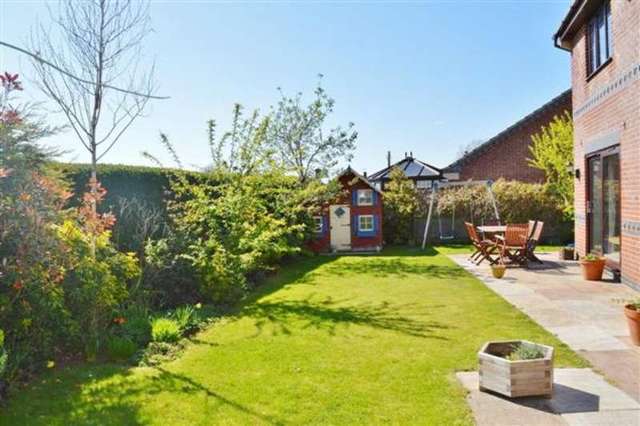  Image of 5 bedroom Detached house for sale in Charnwood Close Barrowby Grantham NG32 at Barrowby, NG32 1BE