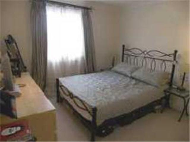  Image of 2 bedroom Flat to rent in Melbourne Road Wallington SM6 at 10 Melbourne Road  Surrey, SM6 8SB
